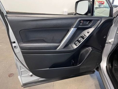 Used 2016 Subaru Forester 2.5i AWD/4WD image 24