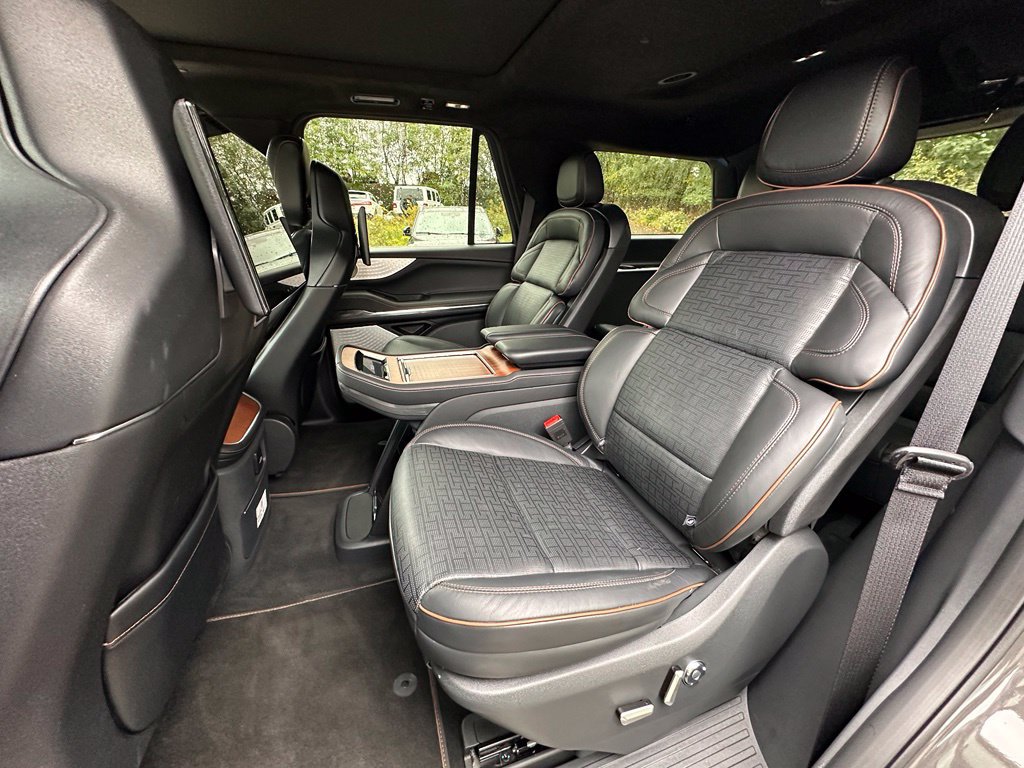 New 2025 Lincoln Navigator Black Label AWD/4WD image 21