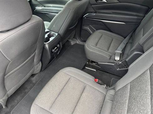 Used 2024 Chevrolet Traverse LT image 5