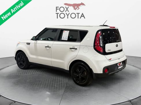 Used 2017 Kia Soul FWD image 4