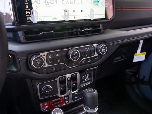 New 2026 Jeep Gladiator Rubicon image 25