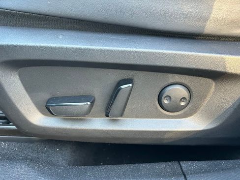 Used 2024 Mitsubishi Outlander SE image 16