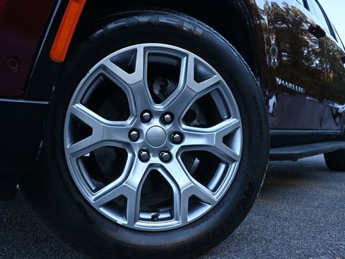 Used 2022 Jeep Wagoneer Series II image 38