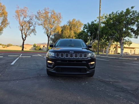Used 2018 Jeep Compass Sport FWD image 2