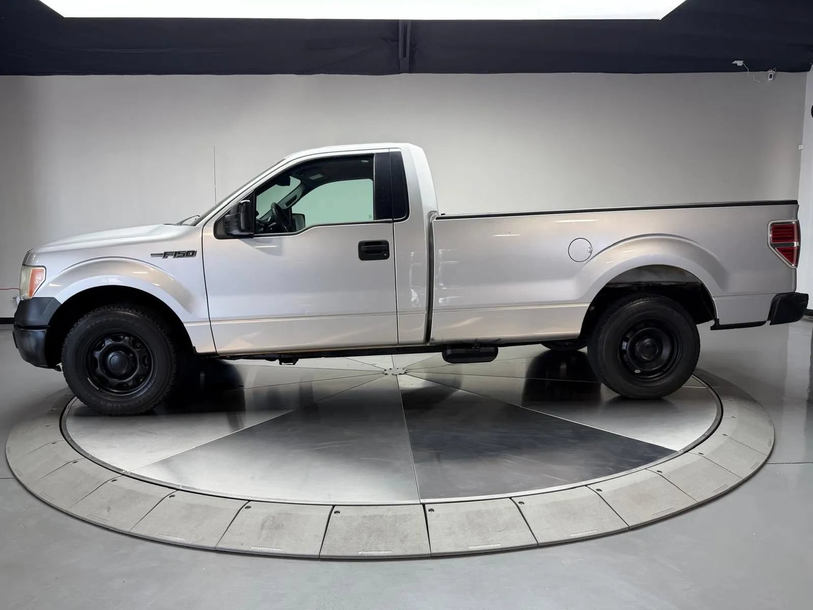 Used 2014 Ford F150 XL RWD image 4