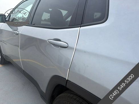 Used 2018 Jeep Compass Limited AWD/4WD image 11