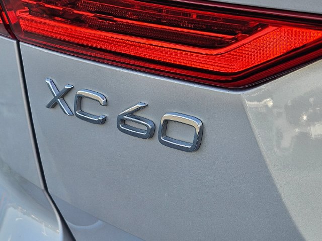 Certified 2024 Volvo XC60 T8 Plus w/ Protection Package Premier AWD/4WD image 10