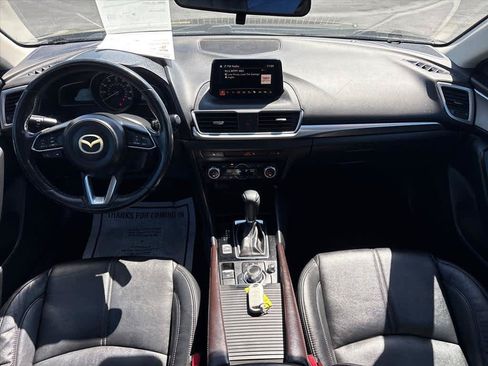 Used 2017 MAZDA MAZDA3 Touring FWD image 11