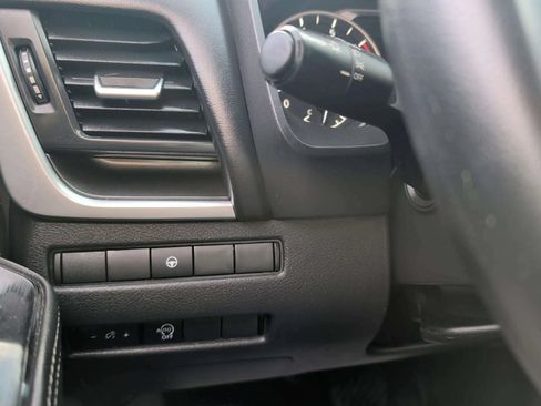 Used 2023 Nissan Rogue SV AWD/4WD image 24