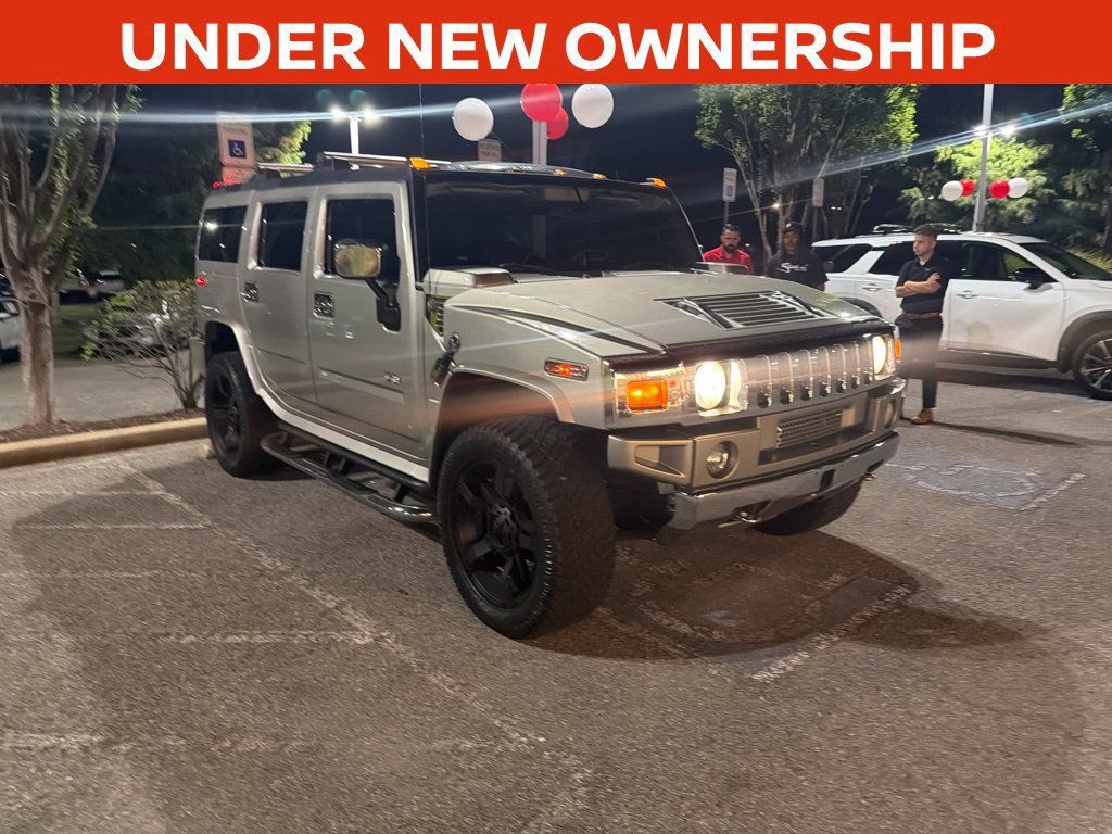 Used 2005 HUMMER H2 w/ Preferred Equipment Group AWD/4WD image 2