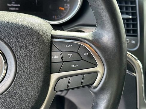 Used 2018 Jeep Grand Cherokee Limited image 28