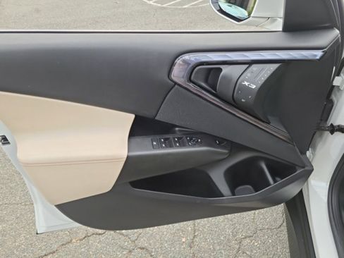 Used 2025 BMW X3 xDrive30i w/ Premium Package image 22