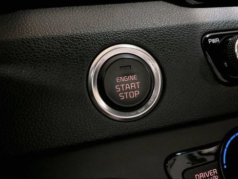 Used 2018 Kia Niro EX w/ Option Group 020 FWD image 33