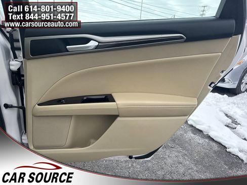 Used 2014 Ford Fusion SE w/ Equipment Group 202A image 31