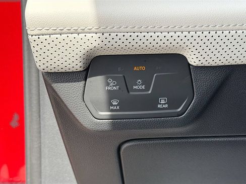 Used 2024 Volkswagen Atlas Cross Sport SEL Premium R-Line AWD/4WD image 35