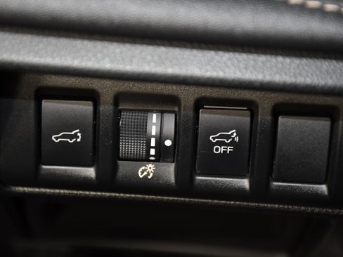 Used 2020 Subaru Outback Limited AWD/4WD image 35