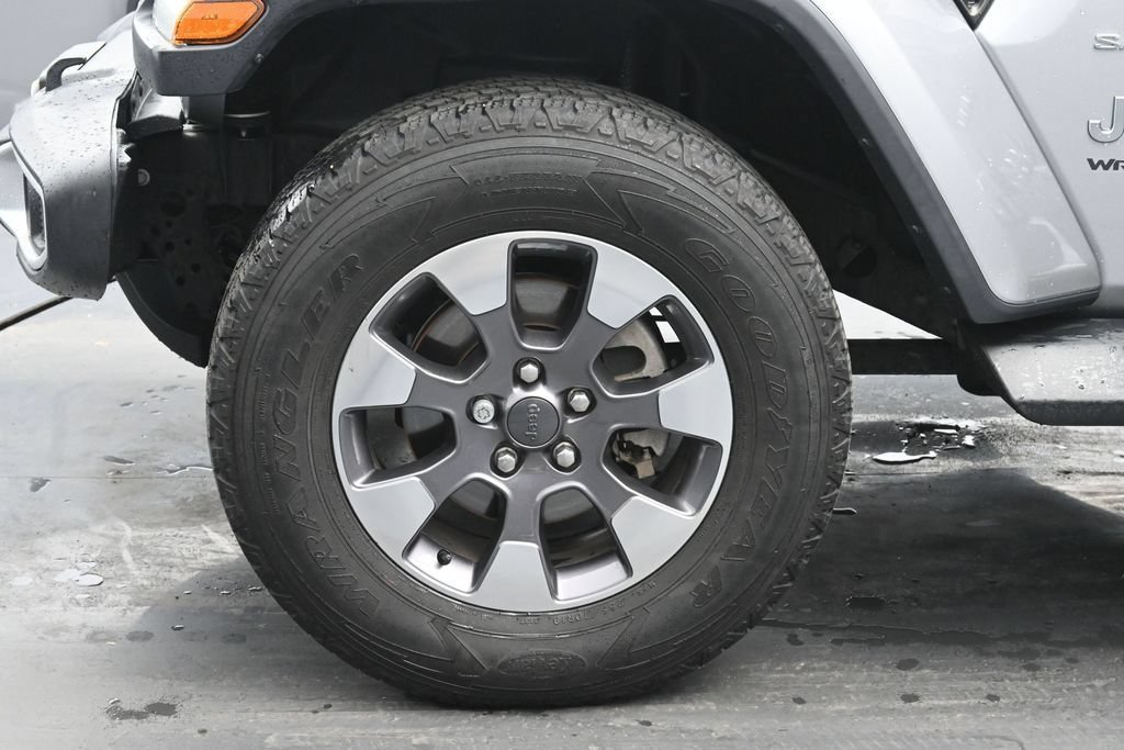 Used 2020 Jeep Wrangler Unlimited Sahara AWD/4WD image 30