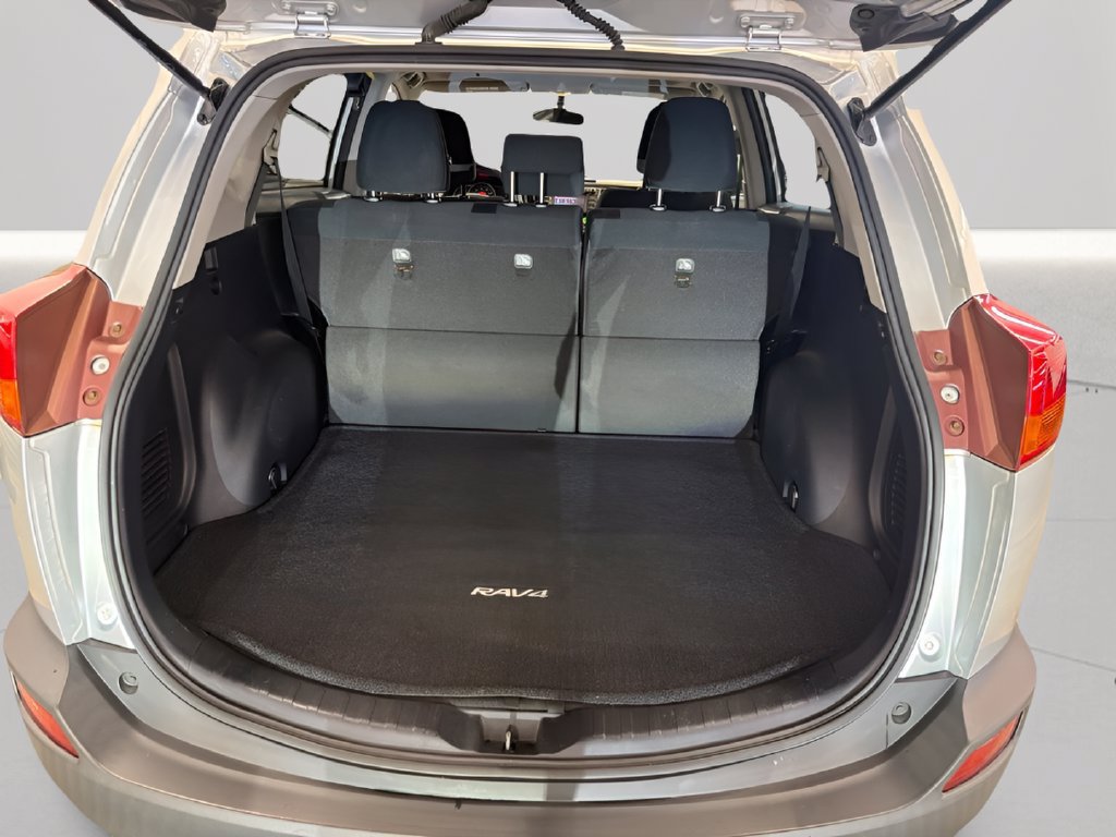 Used 2014 Toyota RAV4 XLE AWD/4WD image 16
