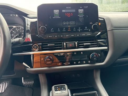 Used 2024 Nissan Pathfinder SL image 20