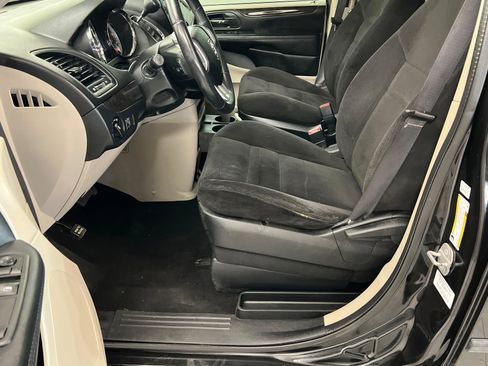 Used 2014 Dodge Grand Caravan American Value Package w/ UConnect Hands-Free Group image 17