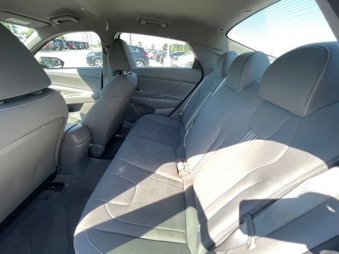 Used 2023 Hyundai Elantra SEL w/ Convenience Package FWD image 24