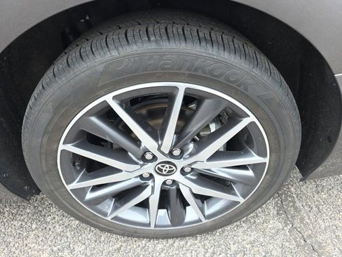 Used 2024 Toyota Camry XLE image 6