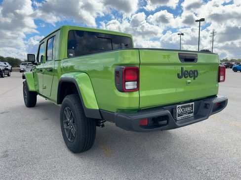 New 2025 Jeep Gladiator Sport AWD/4WD image 3