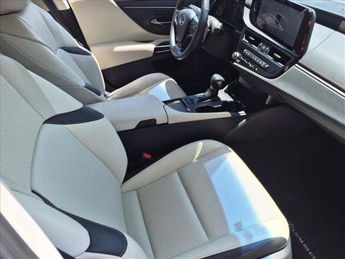 Used 2025 Lexus ES 350 w/ Premium Package FWD image 20