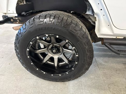 Used 2017 Jeep Wrangler Unlimited Sport w/ Quick Order Package 24S AWD/4WD image 55