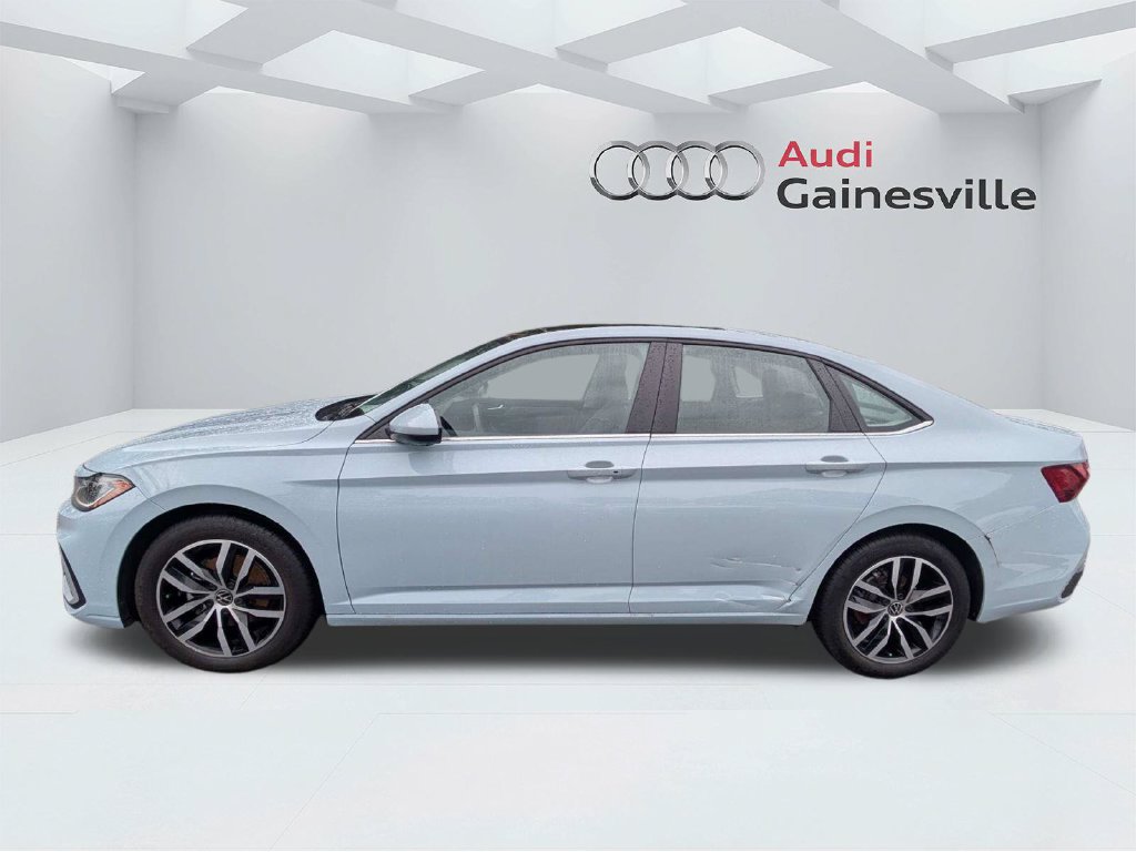 Used 2026 Volkswagen Jetta SE FWD image 8