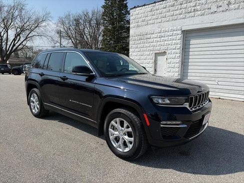 Certified 2023 Jeep Grand Cherokee Limited image 3