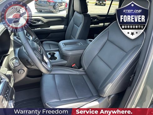 Used 2023 GMC Yukon SLT w/ SLT Luxury Package RWD image 23