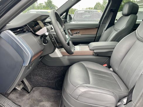 Used 2025 Land Rover Range Rover SE AWD/4WD image 16