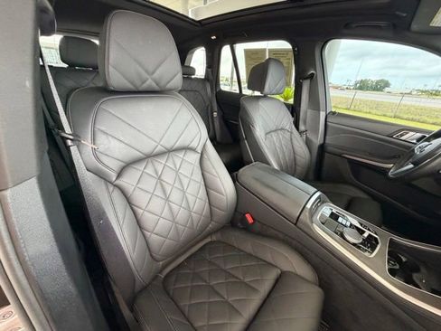 Certified 2025 BMW X5 xDrive40i w/ M Sport Package AWD/4WD image 38