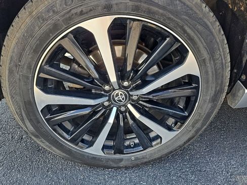 Used 2022 Toyota Highlander XSE image 39