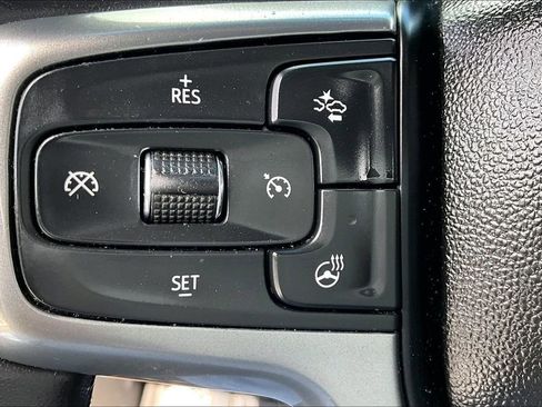 Used 2023 Chevrolet Suburban Premier image 11