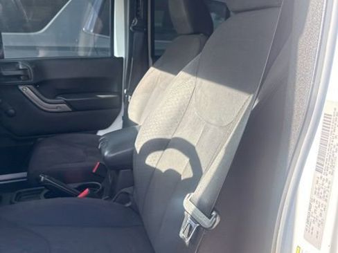 Used 2015 Jeep Wrangler Unlimited Sport image 41