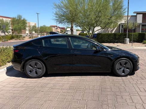 Used 2022 Tesla Model 3 RWD image 2