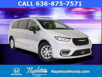Used 2024 Chrysler Pacifica Touring-L