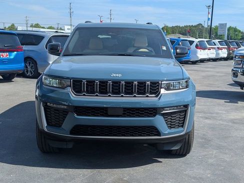 New 2026 Jeep Grand Cherokee Limited RWD image 3