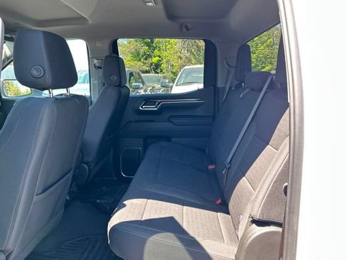 Used 2023 Chevrolet Silverado 1500 LT AWD/4WD image 8