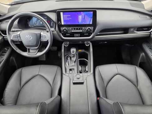 Used 2025 Toyota Grand Highlander AWD image 13
