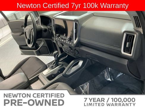Used 2025 Nissan Frontier SV RWD image 14