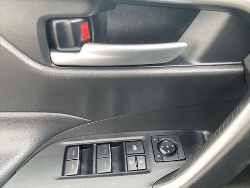 Certified 2025 Toyota RAV4 XLE AWD/4WD image 13