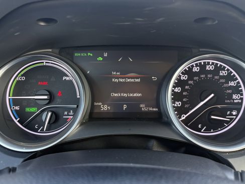 Used 2018 Toyota Camry XLE image 22