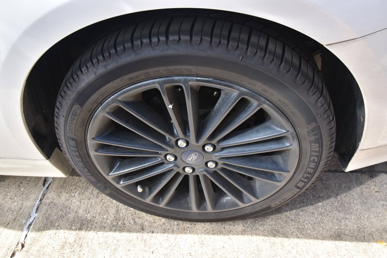 Used 2016 Ford Fusion SE w/ Equipment Group 202A FWD image 12
