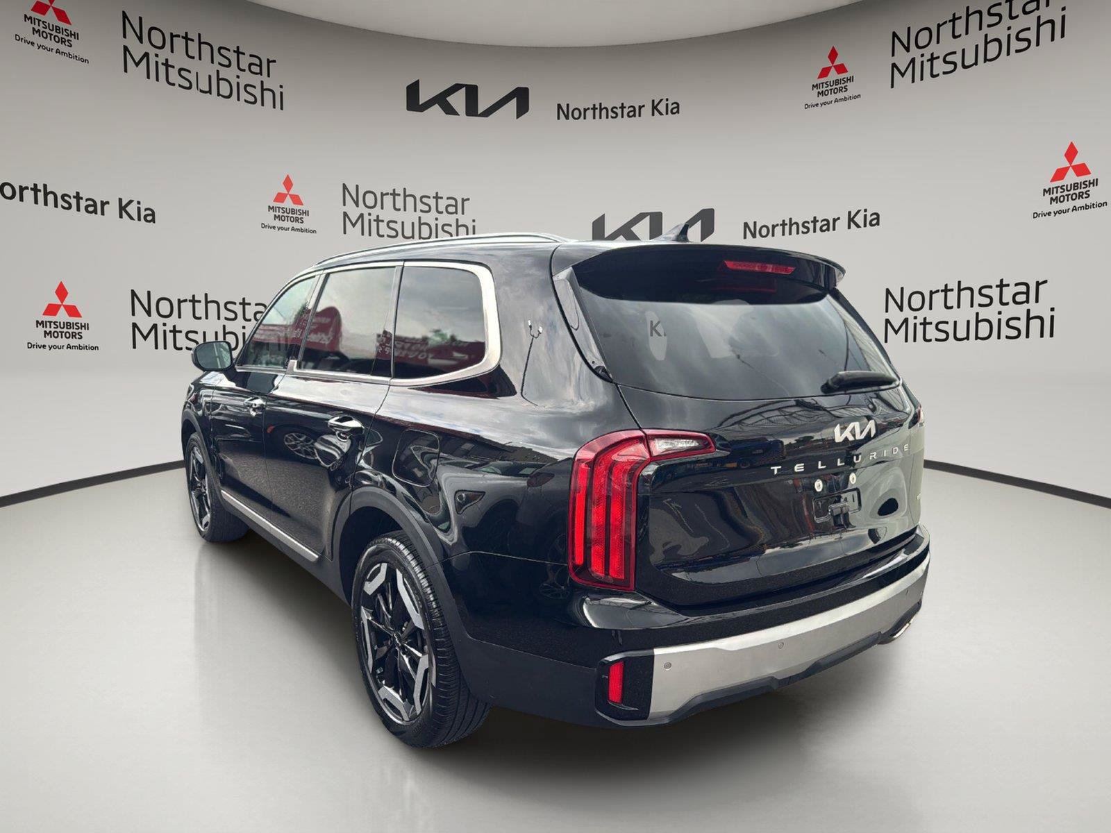 Used 2023 Kia Telluride S w/ S Sunroof Package AWD/4WD image 3