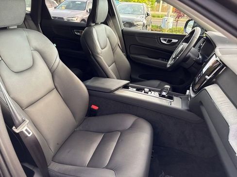 Used 2025 Volvo XC60 B5 Plus AWD/4WD image 15