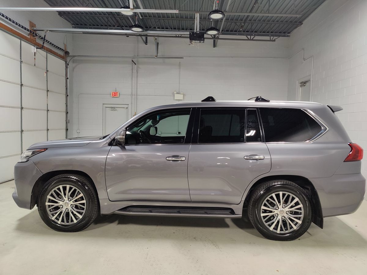 Used 2016 Lexus LX 570 4WD w/ Luxury Package image 26