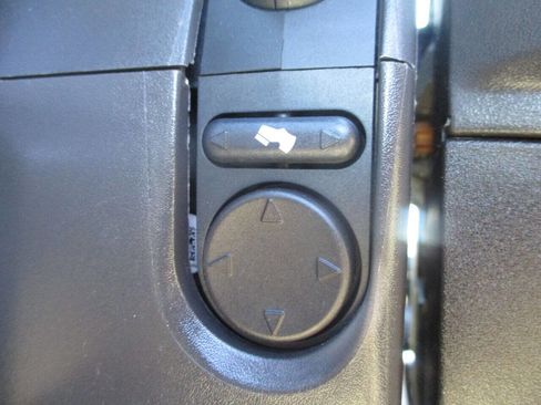 Used 2014 Ford F150 Limited image 25